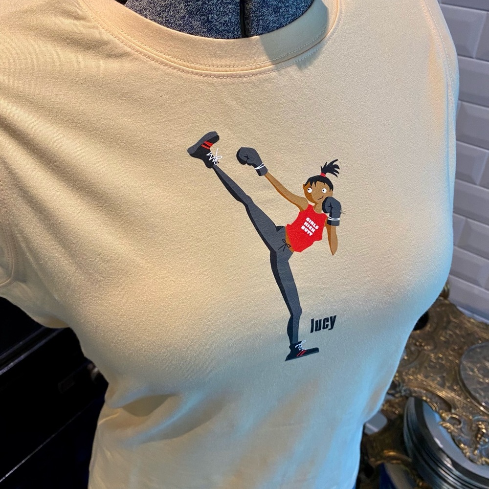 “Lucy” sleeveless t -shit